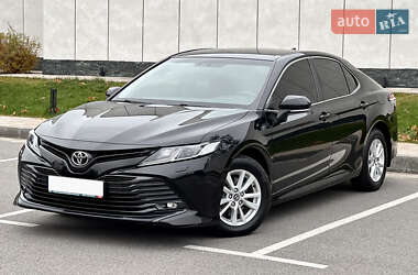 Седан Toyota Camry 2018 в Києві