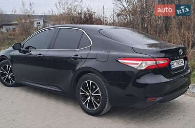 Седан Toyota Camry 2018 в Львове