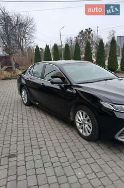 Седан Toyota Camry 2023 в Хмельницком