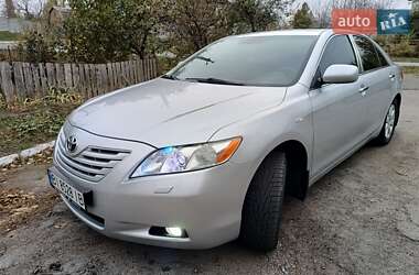 Седан Toyota Camry 2008 в Кременчуге