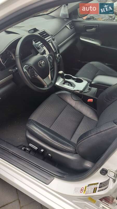 Седан Toyota Camry 2013 в Стрые
