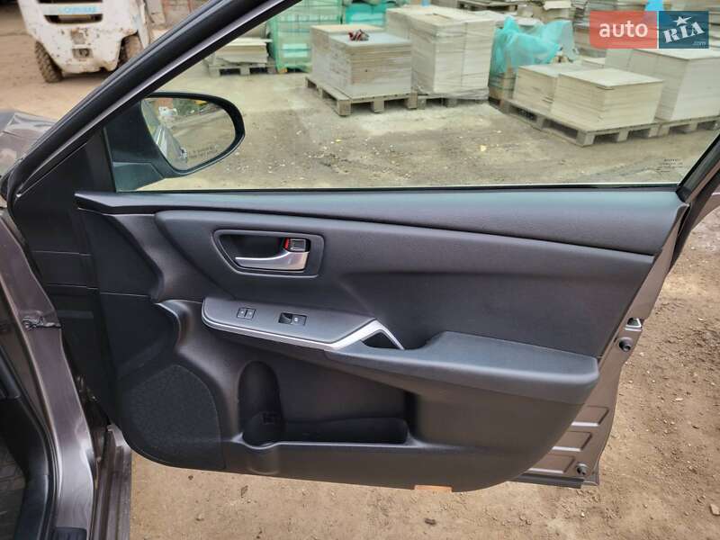 Седан Toyota Camry 2015 в Полтаві