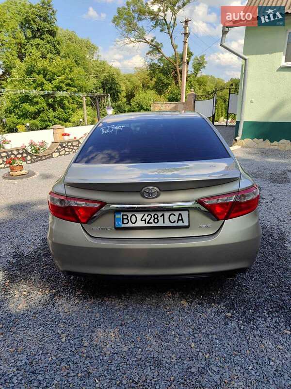 Седан Toyota Camry 2016 в Тернополі