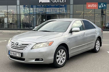 Седан Toyota Camry 2008 в Киеве