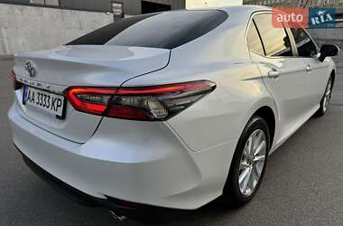 Седан Toyota Camry 2023 в Києві