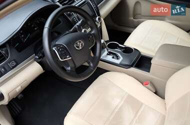 Седан Toyota Camry 2014 в Киеве