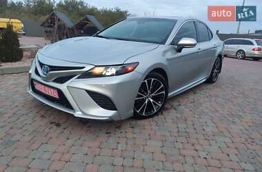 Седан Toyota Camry 2020 в Сарнах