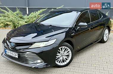 Седан Toyota Camry 2020 в Киеве