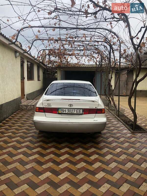 Седан Toyota Camry 2000 в Одессе
