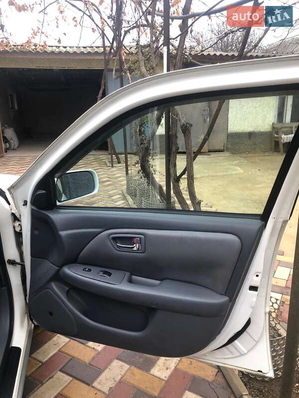 Седан Toyota Camry 2000 в Одессе