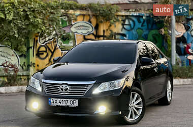 Седан Toyota Camry 2012 в Харькове