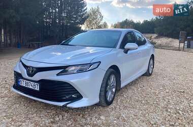 Седан Toyota Camry 2019 в Ірпені