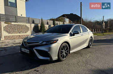 Седан Toyota Camry 2021 в Киеве