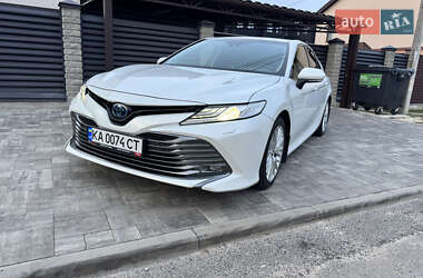 Седан Toyota Camry 2019 в Києві