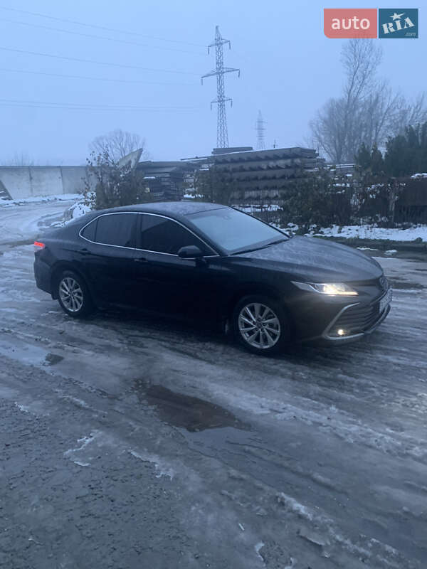 Седан Toyota Camry 2022 в Хмельницькому
