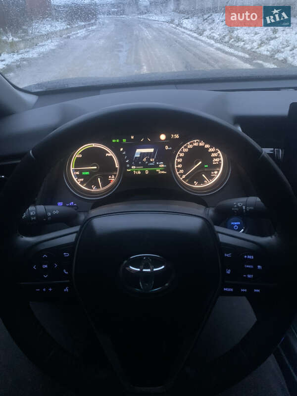 Седан Toyota Camry 2022 в Хмельницькому