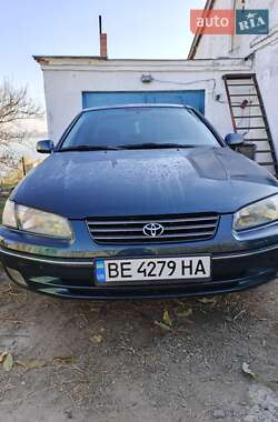 Седан Toyota Camry 1998 в Миколаєві