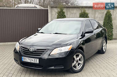 Седан Toyota Camry 2008 в Сарнах