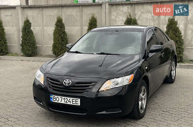 Седан Toyota Camry 2008 в Сарнах