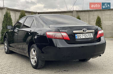 Седан Toyota Camry 2008 в Сарнах