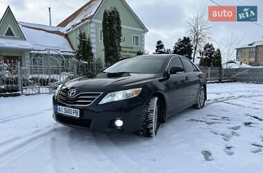 Седан Toyota Camry 2011 в Попільні