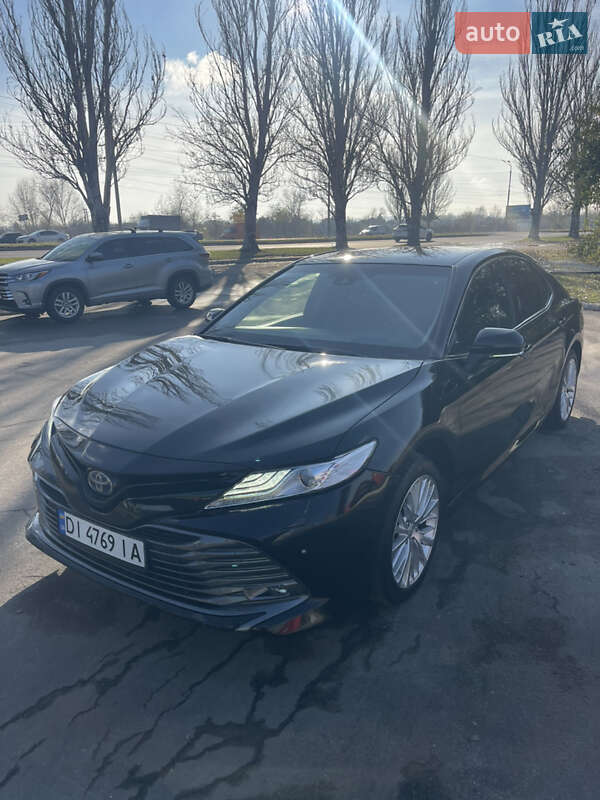 Седан Toyota Camry 2019 в Дніпрі