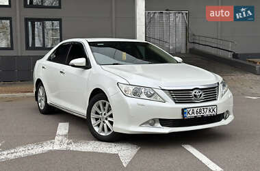 Седан Toyota Camry 2013 в Києві