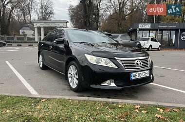 Седан Toyota Camry 2014 в Виннице