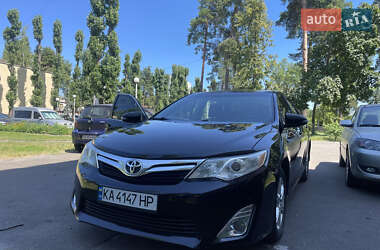 Седан Toyota Camry 2012 в Киеве