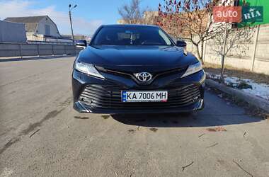 Седан Toyota Camry 2018 в Василькове