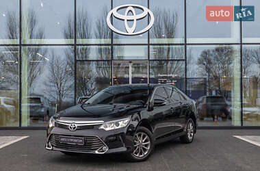 Седан Toyota Camry 2015 в Дніпрі