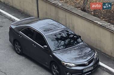 Седан Toyota Camry 2014 в Харькове