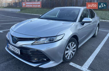 Седан Toyota Camry 2020 в Львове