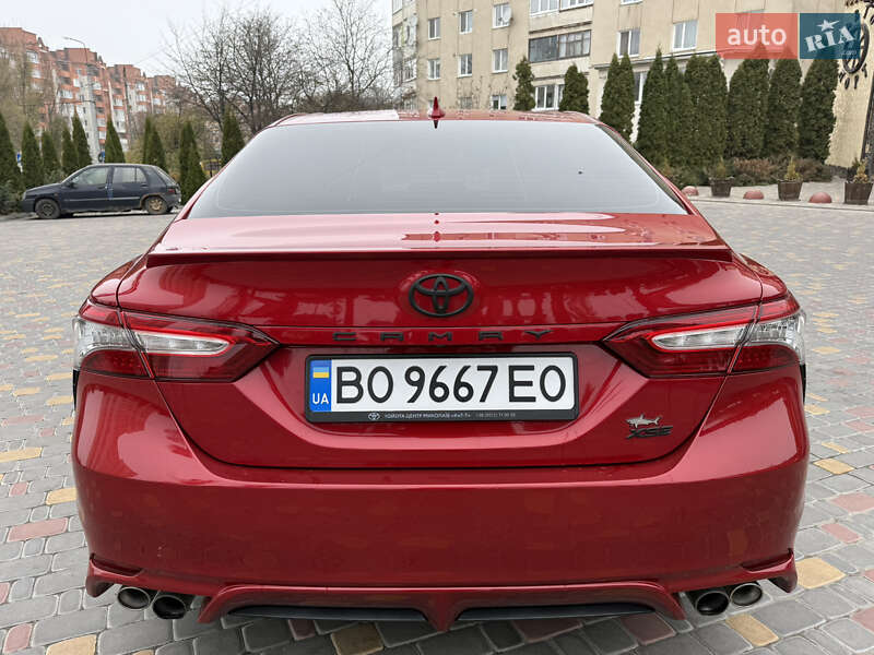 Седан Toyota Camry 2019 в Тернополе