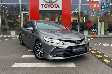 Седан Toyota Camry 2023 в Харкові