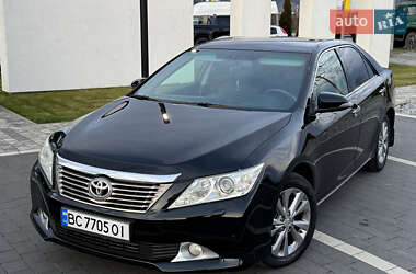 Седан Toyota Camry 2011 в Мукачево