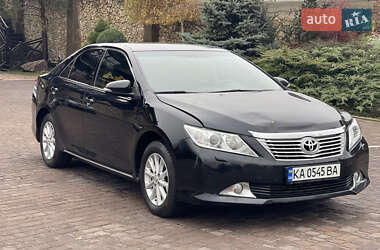 Седан Toyota Camry 2013 в Ровно