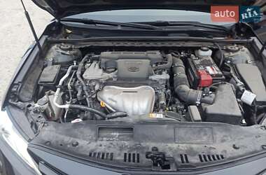Седан Toyota Camry 2018 в Дніпрі