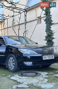 Седан Toyota Camry 2005 в Мукачевому