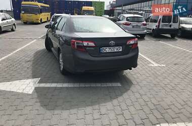 Седан Toyota Camry 2011 в Львові