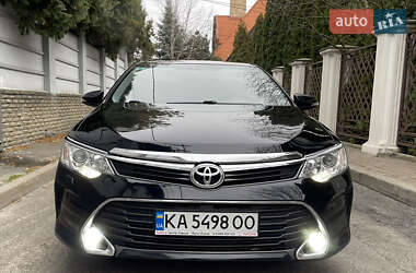 Седан Toyota Camry 2016 в Киеве