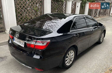 Седан Toyota Camry 2016 в Киеве