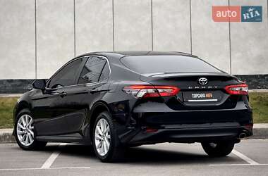 Седан Toyota Camry 2023 в Киеве