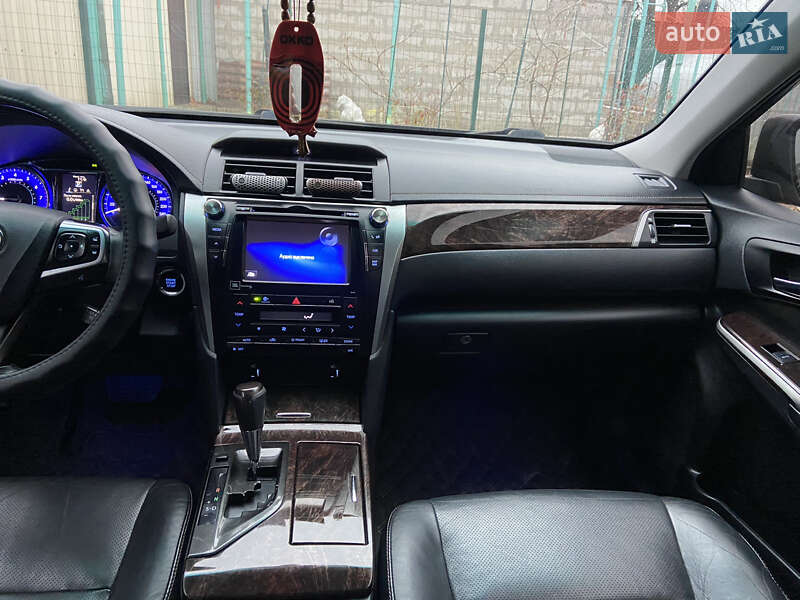 Седан Toyota Camry 2014 в Дніпрі