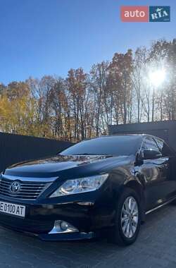 Седан Toyota Camry 2013 в Чернівцях