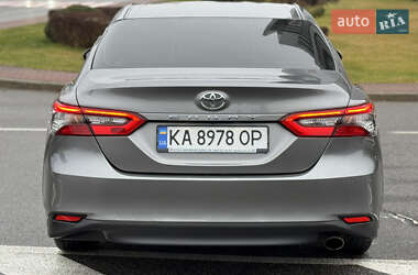 Седан Toyota Camry 2022 в Києві