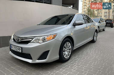 Седан Toyota Camry 2013 в Броварах