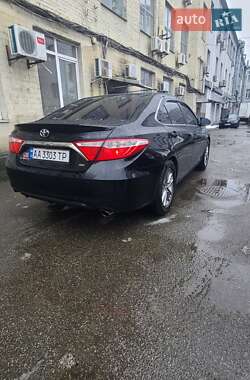 Седан Toyota Camry 2015 в Киеве