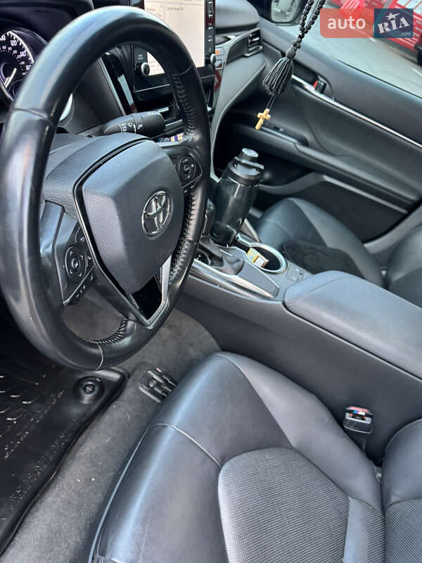 Седан Toyota Camry 2020 в Києві