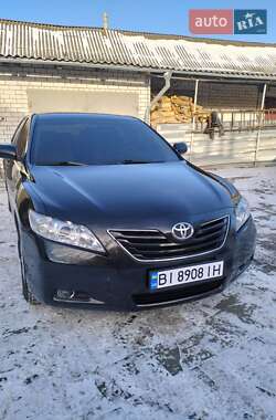 Седан Toyota Camry 2007 в Хороле